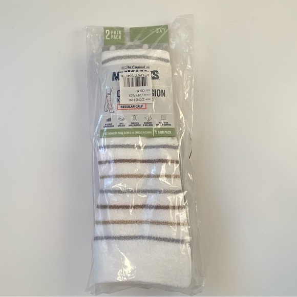 MUK LUKS 2 Pair Compression Knee High Socks, Grey-Stripes, Regular Calf Sz: 6-10 - Picture 10 of 10